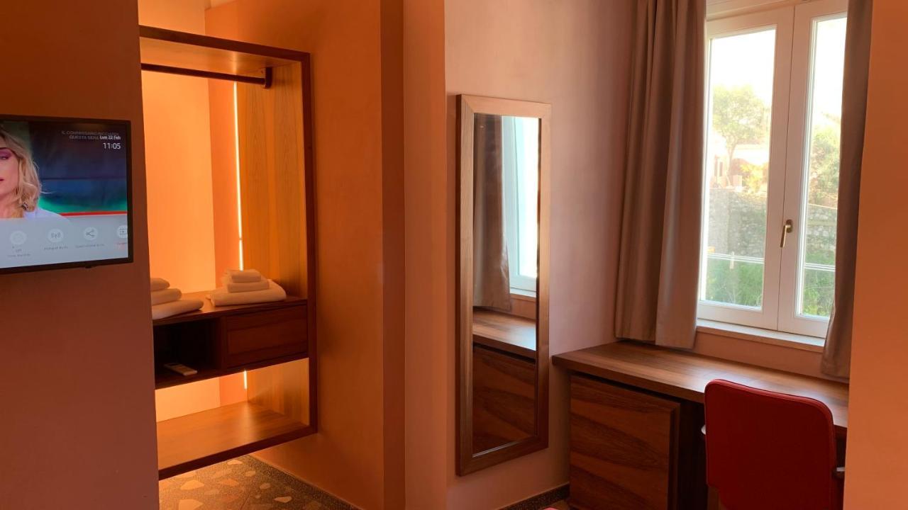 Dimora Del Leone Gaeta Bed and Breakfast Buitenkant foto
