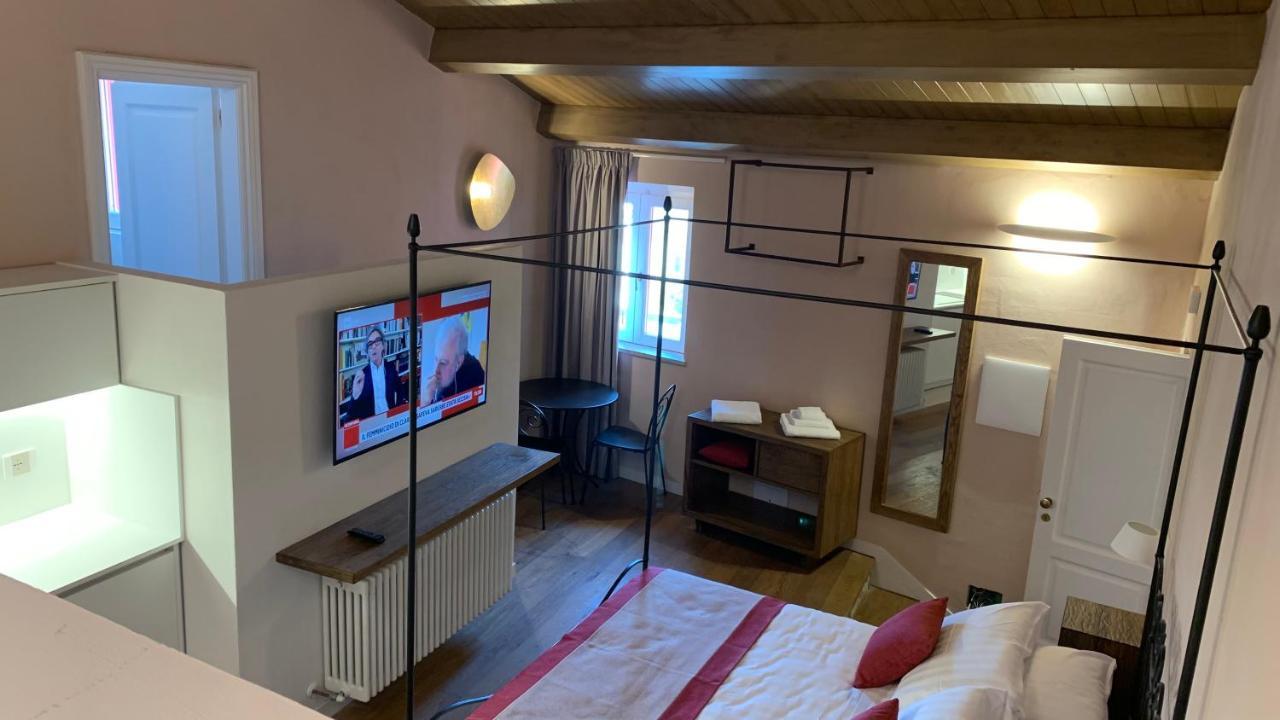 Dimora Del Leone Gaeta Bed and Breakfast Buitenkant foto