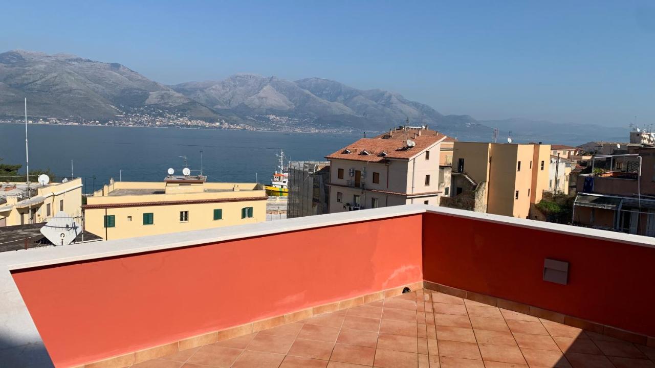 Dimora Del Leone Gaeta Bed and Breakfast Buitenkant foto